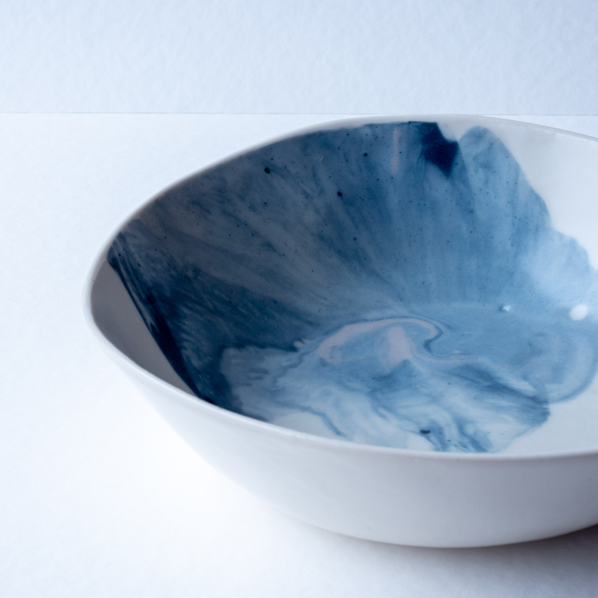 Studio Bowl 03 that says something by Oscar Wilde and Romance - Image 1