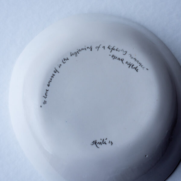 Studio Bowl 03 that says something by Oscar Wilde and Romance