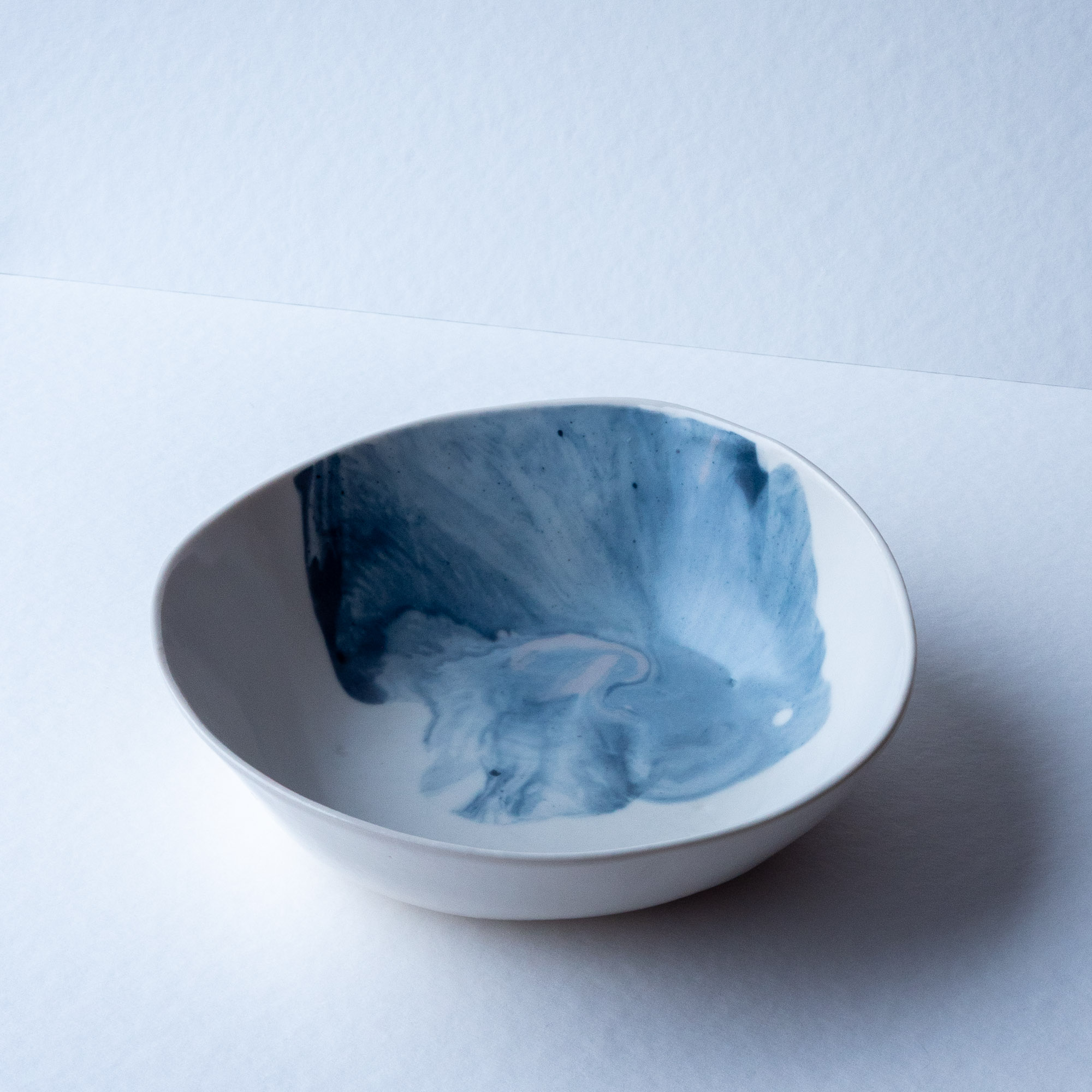 Studio Bowl 03 that says something by Oscar Wilde and Romance - Image 2