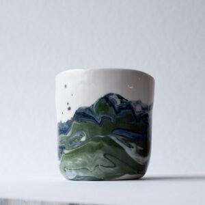 Studio Tumbler 01 that looks like the mountains