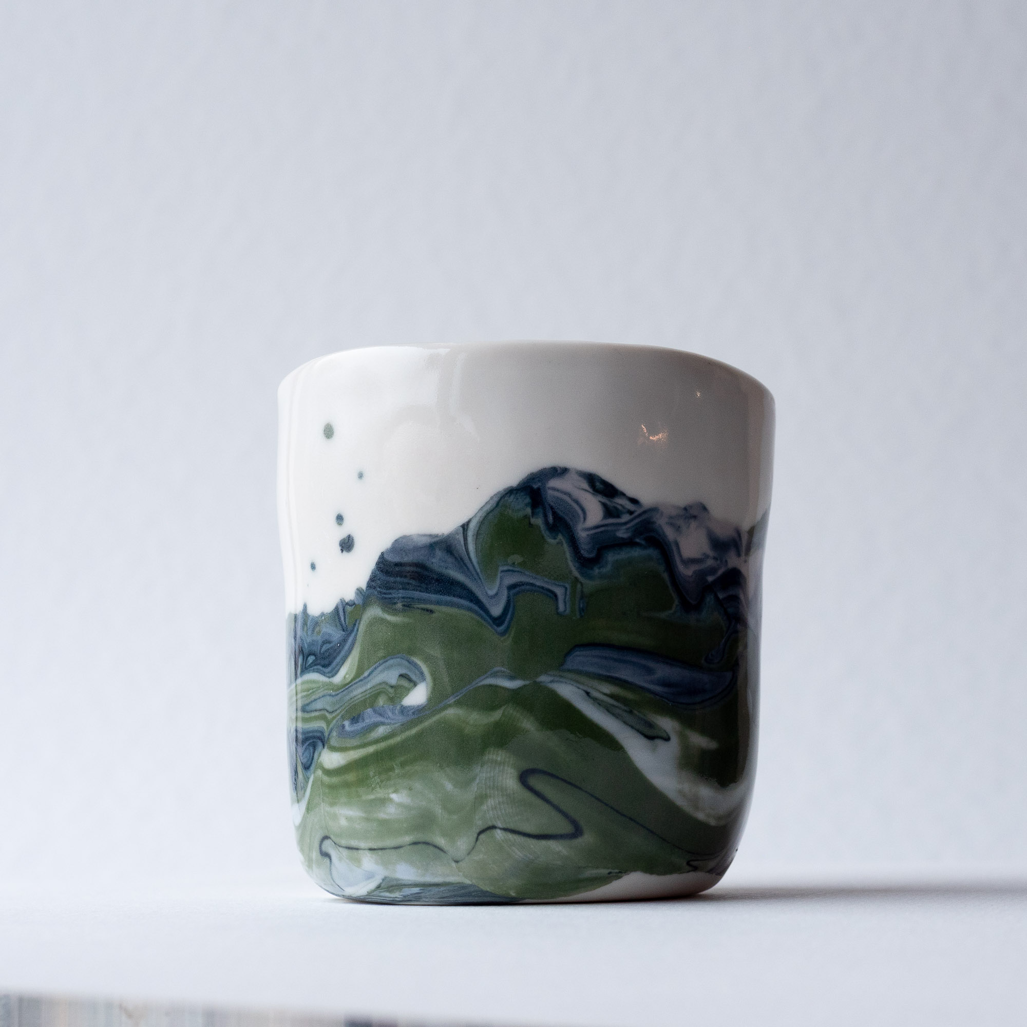 Studio Tumbler 01 that looks like the mountains - Image 1