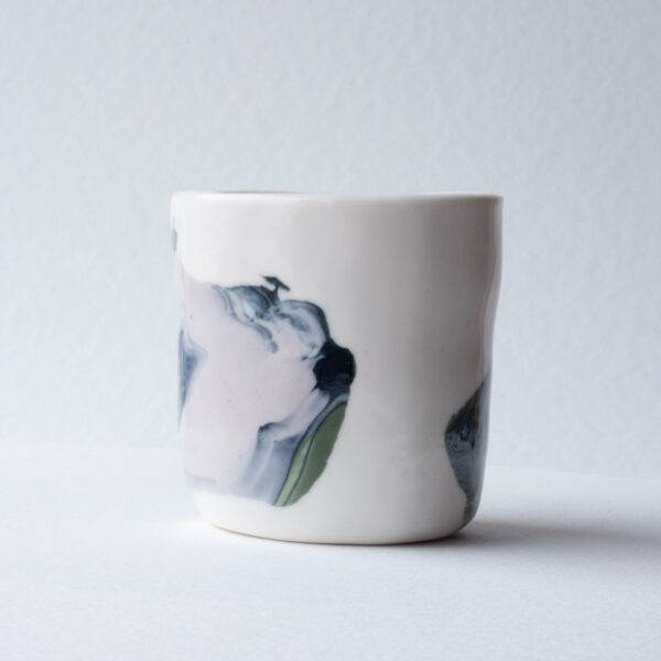 Studio Tumbler 01 that looks like the mountains